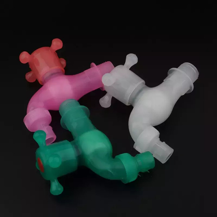 Rubinetto all'aperto di plastica dell'acqua di rubinetto di plastica del giardino del rubinetto del PVC pp della cucina